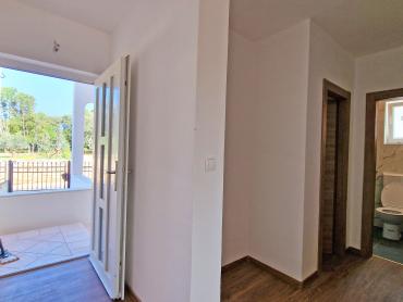STAN 106 M2, 3OO METARA DO MORA, BAZEN – TOP LOKACIJA! 1. KAT