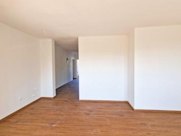STAN 106 M2, 3OO METARA DO MORA, BAZEN – TOP LOKACIJA! 1. KAT