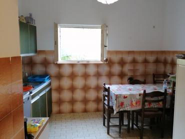 Kuća s velikim potencijalom i pogledom na more