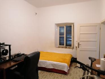 Kuća s velikim potencijalom i pogledom na more