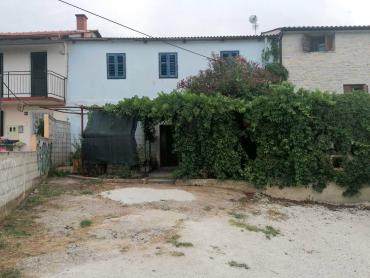 Kuća s velikim potencijalom i pogledom na more