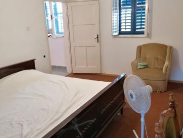 Kuća s velikim potencijalom i pogledom na more