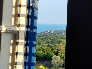 Kuća s velikim potencijalom i pogledom na more