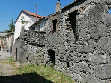 185 m2 DVIJE VEZANE STARINE