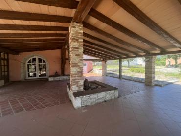 Tradicionalni ugostiteljski objekt sa stambenim jedinicama