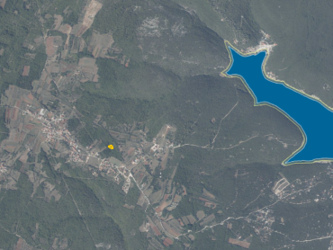 Zemljište Peruški - 2km od mora