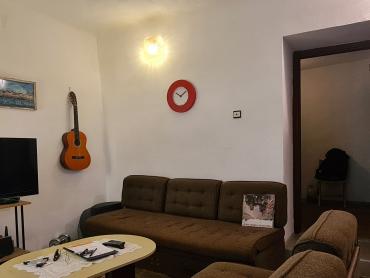 PRILIKA-  prostrani stan s puno potencijala