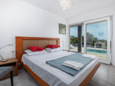 Luksuzna vila s bazenom - 500 m od mora