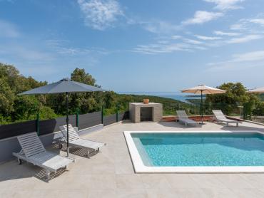Luksuzna vila s bazenom - 500 m od mora