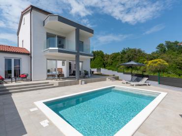 Luksuzna vila s bazenom - 500 m od mora