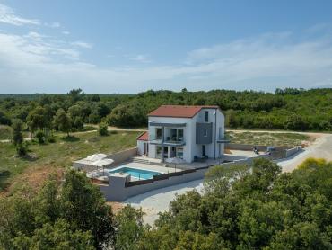 Luksuzna vila s bazenom - 500 m od mora