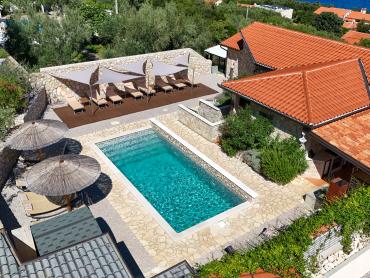 EKSKLUZIVNO! 3D TOUR! APARTMANSKA KUĆA 700 M OD MORA
