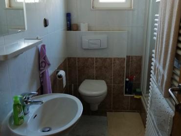 VODICE, predivna kuća sa bajkovitim dvorištem