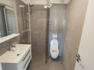 ROGOZNICA-NAMJEŠTENI STAN S TOP POGLEDOM 130M OD MORA