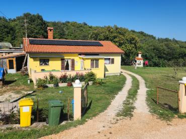 KUĆA SA VELIKIM IMANJEM I DVA POMOĆNA OBJEKTA