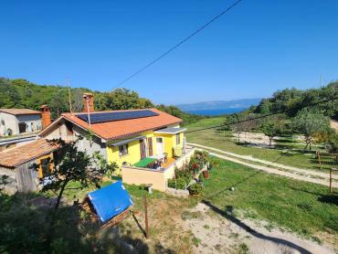 KUĆA SA VELIKIM IMANJEM I DVA POMOĆNA OBJEKTA