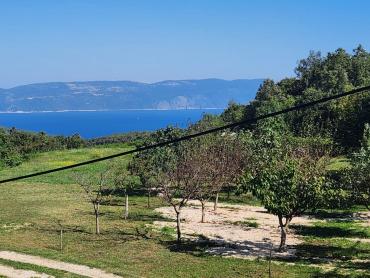KUĆA SA VELIKIM IMANJEM I DVA POMOĆNA OBJEKTA