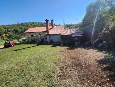 KUĆA SA VELIKIM IMANJEM I DVA POMOĆNA OBJEKTA