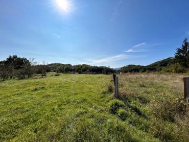 PAZARIŠTA - LIJEPO ZEMLJIŠTE S POGLEDOM NA VELEBIT