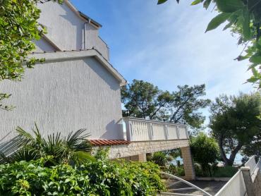 ŽABORIĆ-PREDIVNA VILLA UZ MORE