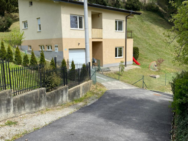 Zagreb, Prekrižje, Obiteljska kuća na prostranoj okućnici
