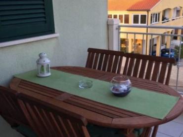 Stanovanje Dol, Stari Grad, 80m2