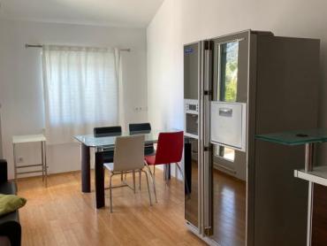 Stanovanje Dol, Stari Grad, 80m2