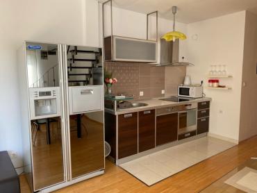 Stanovanje Dol, Stari Grad, 80m2