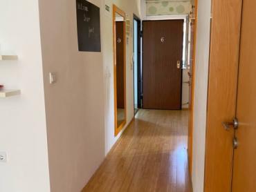 Stanovanje Dol, Stari Grad, 80m2