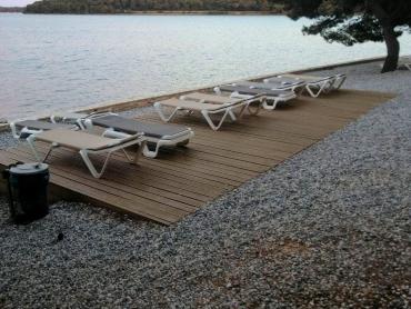 TOP LOKACIJA!!! OBITELJSKA KUĆA S POTENCIJALOM 150 m OD MORA