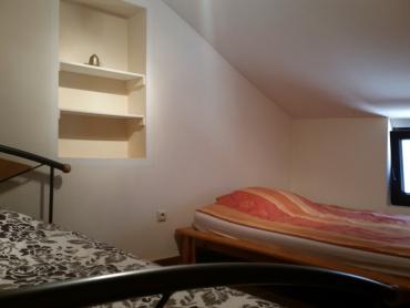 TOP LOKACIJA!!! OBITELJSKA KUĆA S POTENCIJALOM 150 m OD MORA