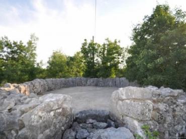 Kuća sa velikom okućnicom