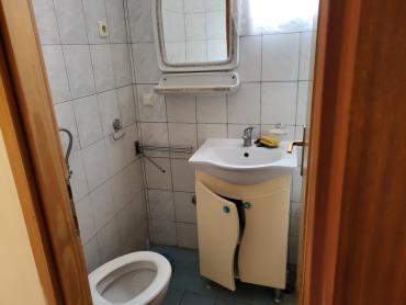 Kuća blizu mora sa deset apartmana