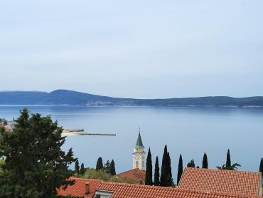 Kuća blizu mora sa deset apartmana