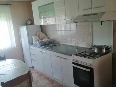 Prodaje se kuća, Ljubački stanovi