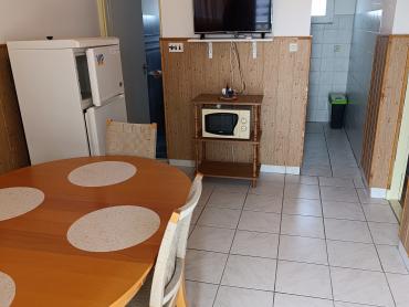 DVOJNA KUĆA U VRSIMA SAMO 350 METARA OD MORA