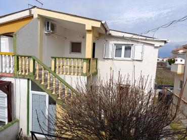 DVOJNA KUĆA U VRSIMA SAMO 350 METARA OD MORA