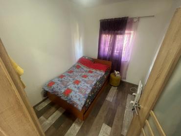Dvije Prizemnice Borongaj prilika!