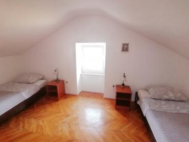 UNIJE, DIO KUĆE ZA INVESTICIJU ILI ODMOR