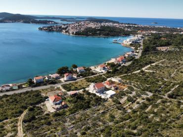 ROGOZNICA- GRAĐEVINSKO ZEMLJIŠTE S PREDIVNIM POGLEDOM