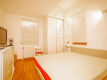 SAMOSTOJEĆA KUĆA U KOSTRENI