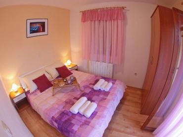 APARTMANSKA KUĆA U BLIZINI MORA I PLAŽE - SUKOŠAN