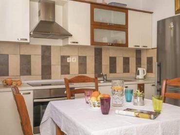 IDEALNA PRILIKA SA PREDIVNIM POGLEDOM NA MORE