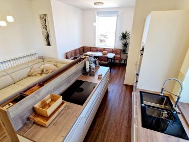 STAN KOJI MIJENJA ŽIVOT! AUSTROUGARSKA VILA NA PRESTIŽNOJ LOKACIJI