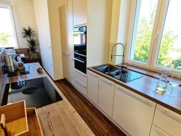 STAN KOJI MIJENJA ŽIVOT! AUSTROUGARSKA VILA NA PRESTIŽNOJ LOKACIJI