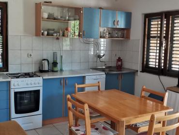 Kuća u Privlaci na zanimljivoj lokaciji