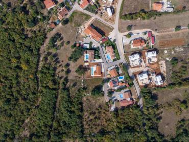 SNIŽENO! NOVA KUĆA S BAZENOM, MIRNA LOKACIJA