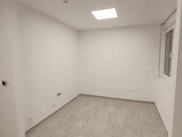 Locale commerciale Maksimir, 449m2