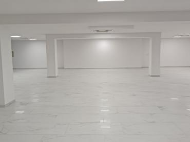 Locale commerciale Maksimir, 449m2
