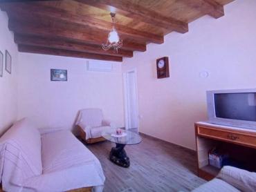 Casa per 4 persone, affitto a lungo termine in una posizione tranquilla!